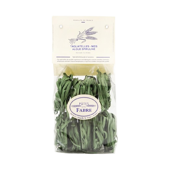 Tagliatelle me spirulinë